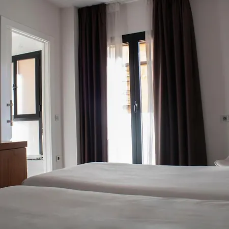 Hotell Alda Barrio Humedo 3*