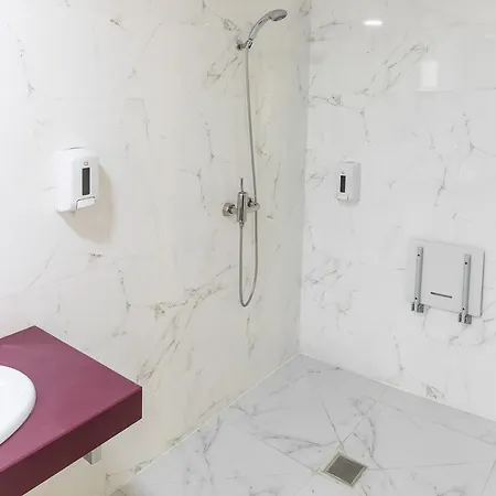 Alda Barrio Humedo 3* León