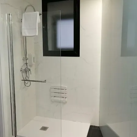 Alda Barrio Humedo 3* León