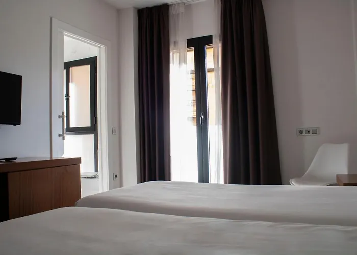 Hotel Alda Barrio Humedo 3*